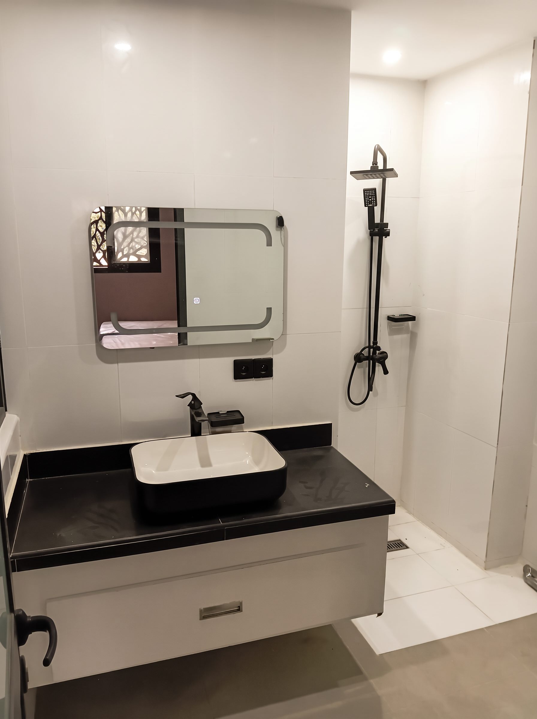 Vue d'une salle de bain photographiée dans la résidence